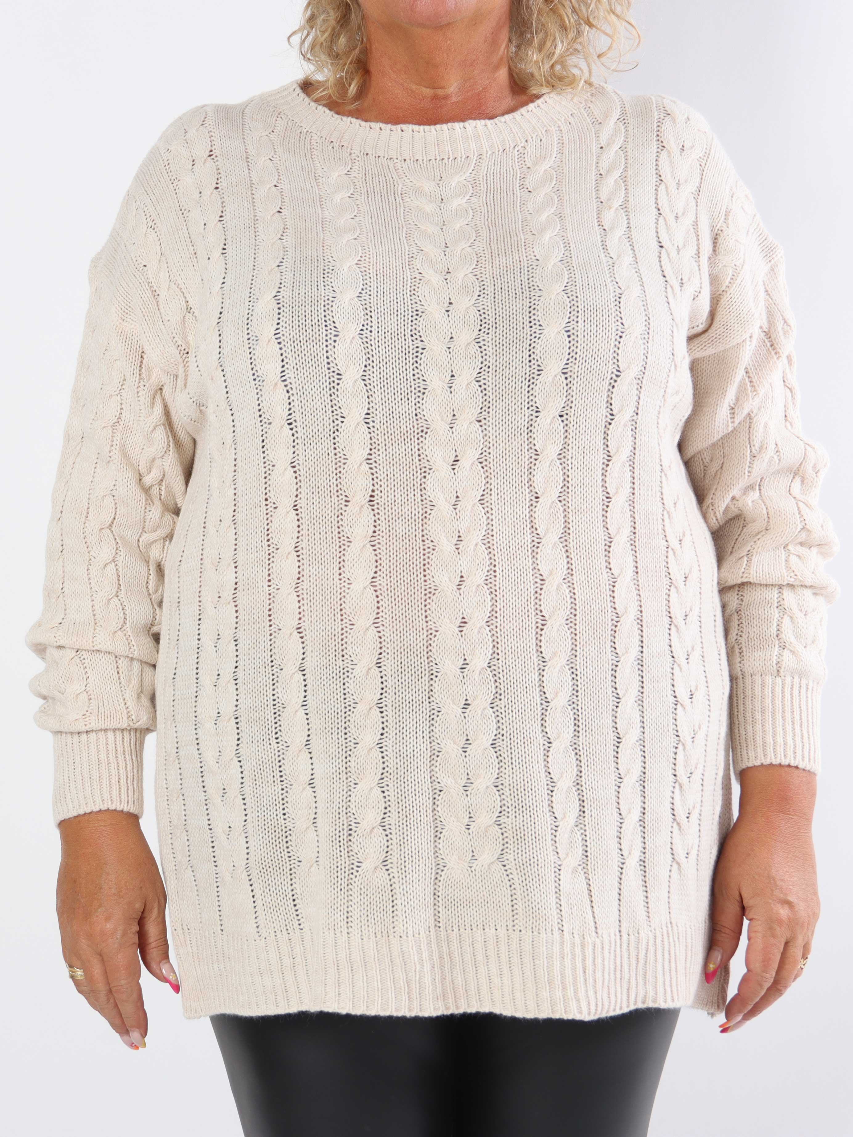 Annisa - Plus size striktrøje med kabelstrik